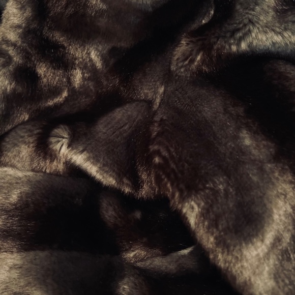 NEW Luxe Faux Fur Hooded Bomber - Picture 6 of 7